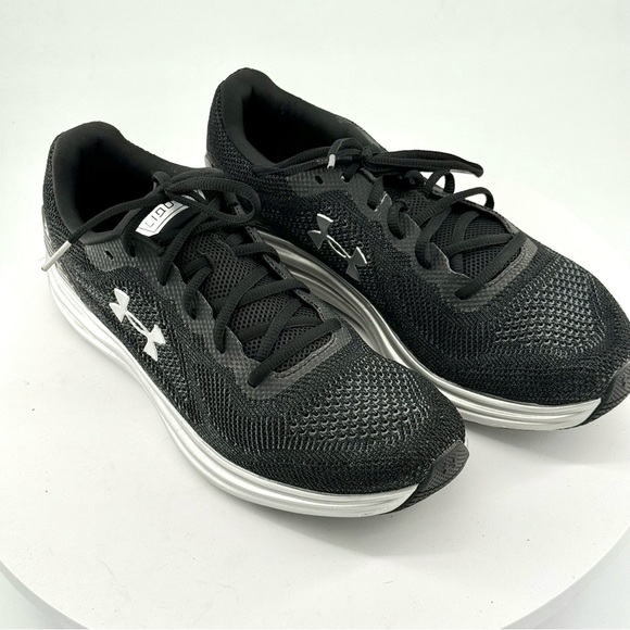 Under Armour Deluxe Black Sneakers - Picture 4 of 8